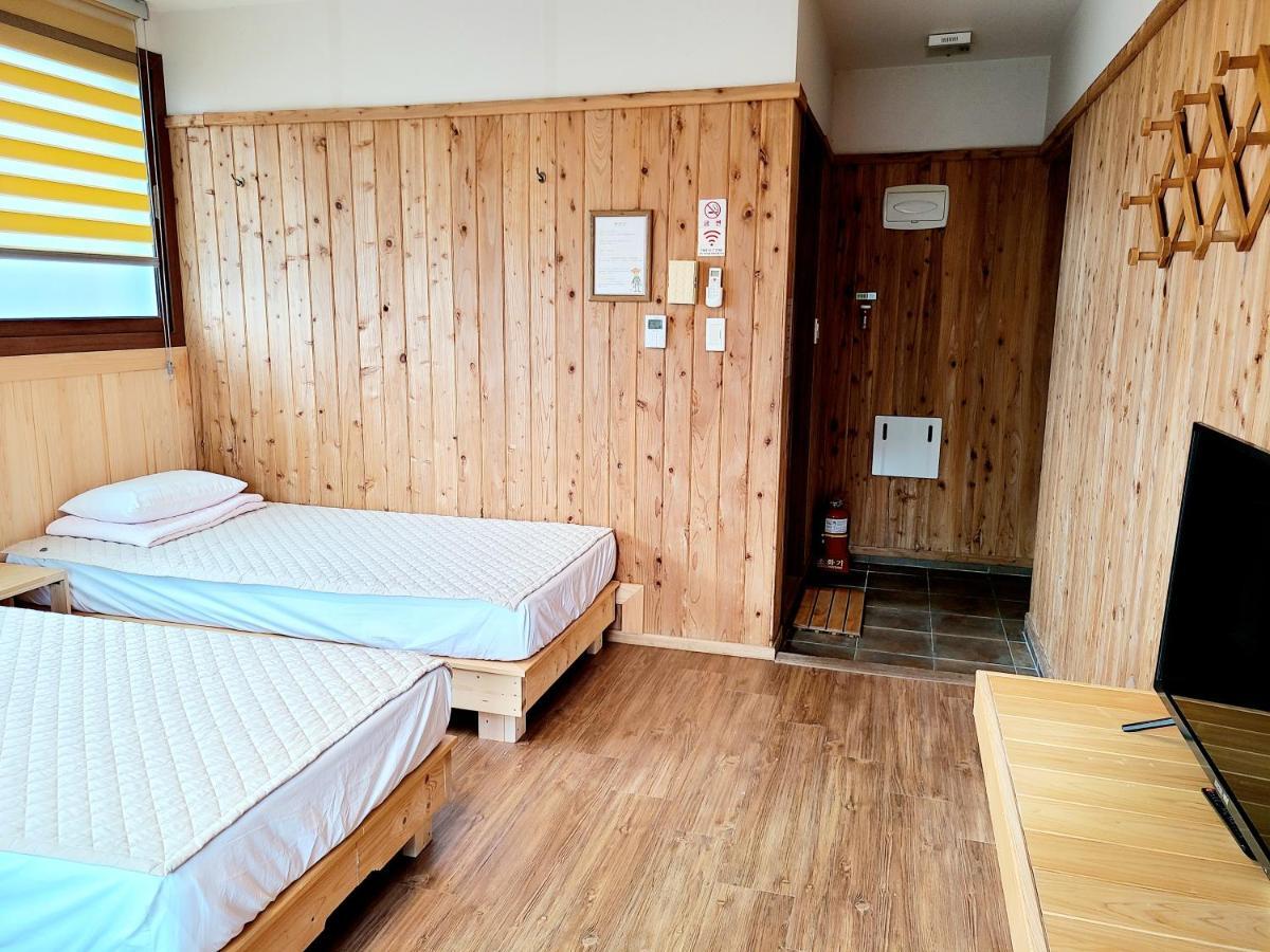 Galeum Guesthouse Seogwipo Ngoại thất bức ảnh