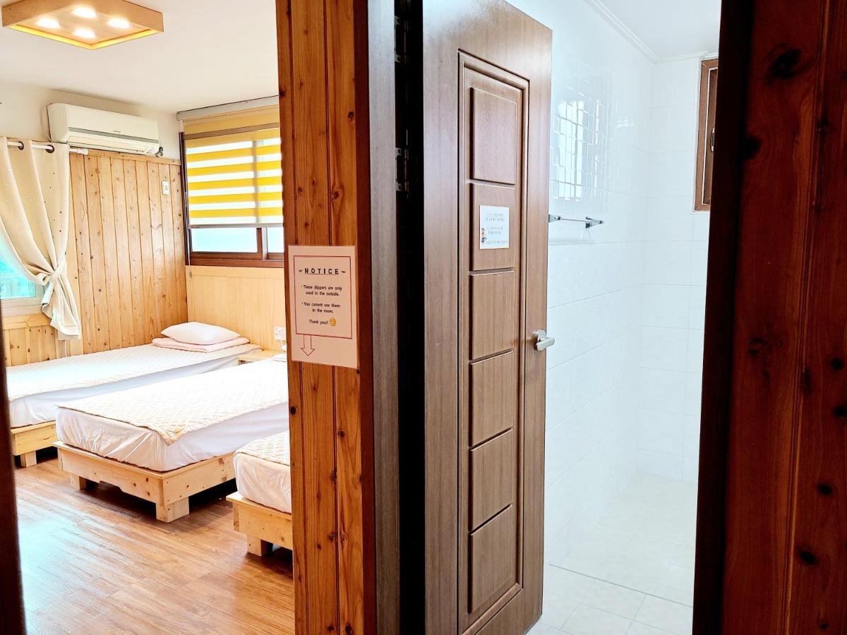 Galeum Guesthouse Seogwipo Ngoại thất bức ảnh