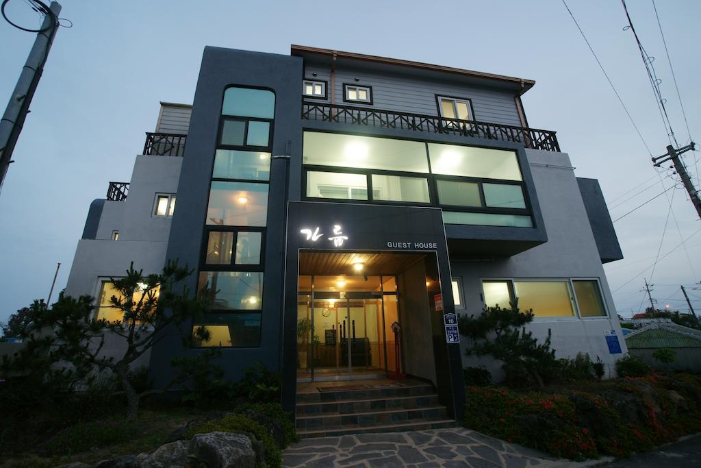 Galeum Guesthouse Seogwipo Ngoại thất bức ảnh